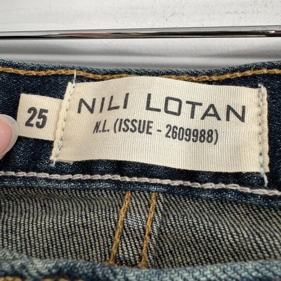 Nili Lotan Boyfriend Jean in "Walker Wash", size 25 - Picture 6 of 10